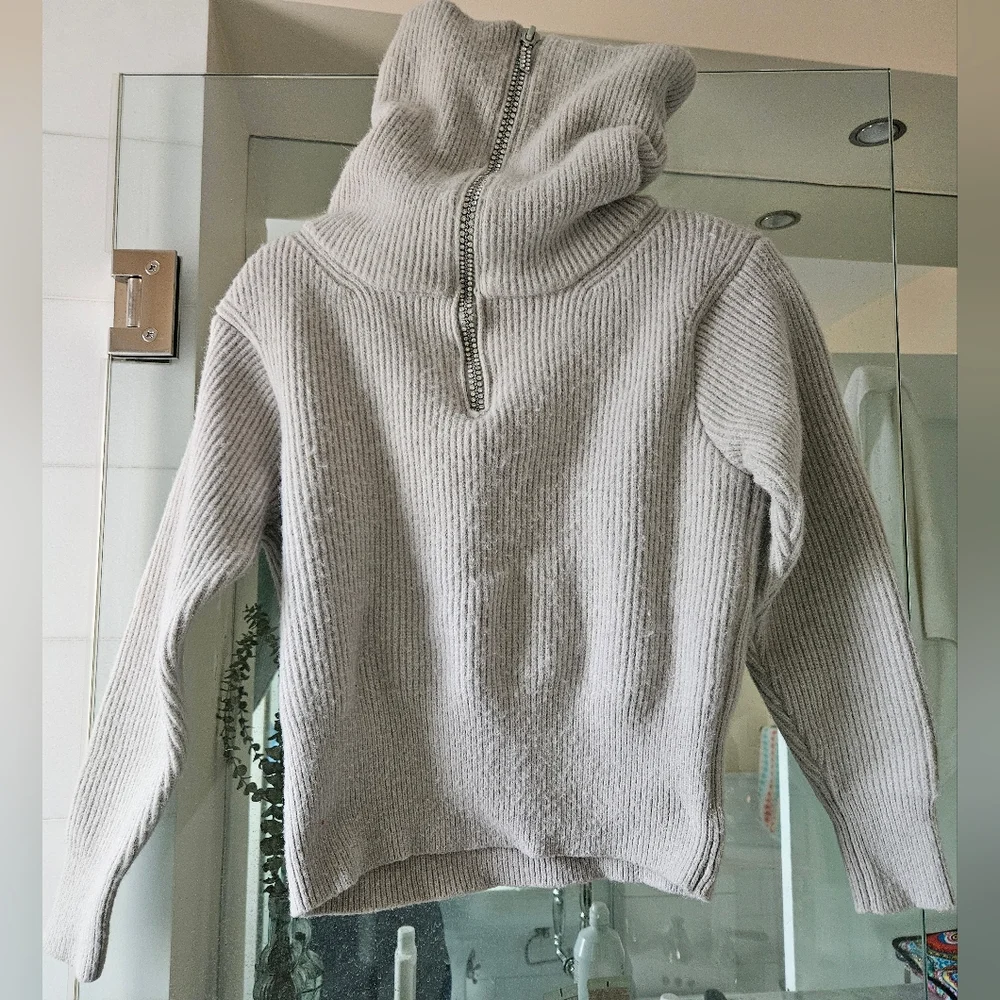 Grey Wool Sweater with rhinestones - size small - Picture 1 of 14